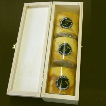 Bienenwachs Stumpenkerzen in Box, bernsteinfarbig marmoriert, 3 Stück pro Box, Maße: H 6 x Ø 6 cm